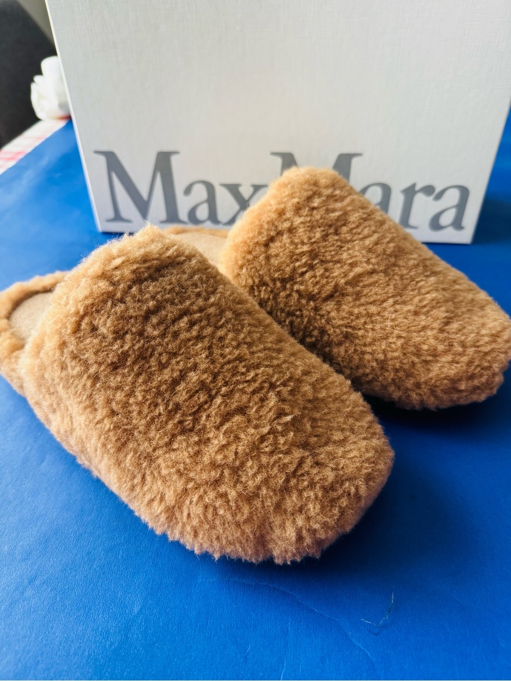 Max Mara Women's Shearling Teddy Slipper  Camel Size us 7